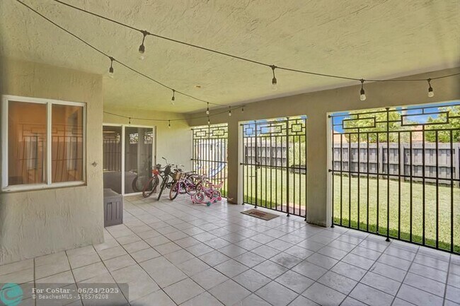 Building Photo - 14221 SW 160th Terrace