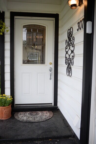 Building Photo - 307 El Toro St