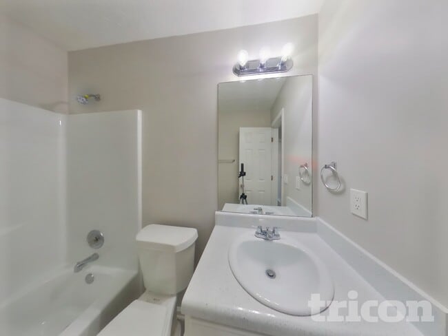 Building Photo - 10635 Pine Forest Ln