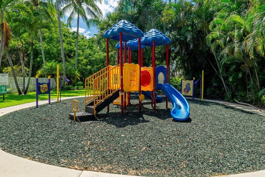 Building Photo - 4786 Blossom Dr