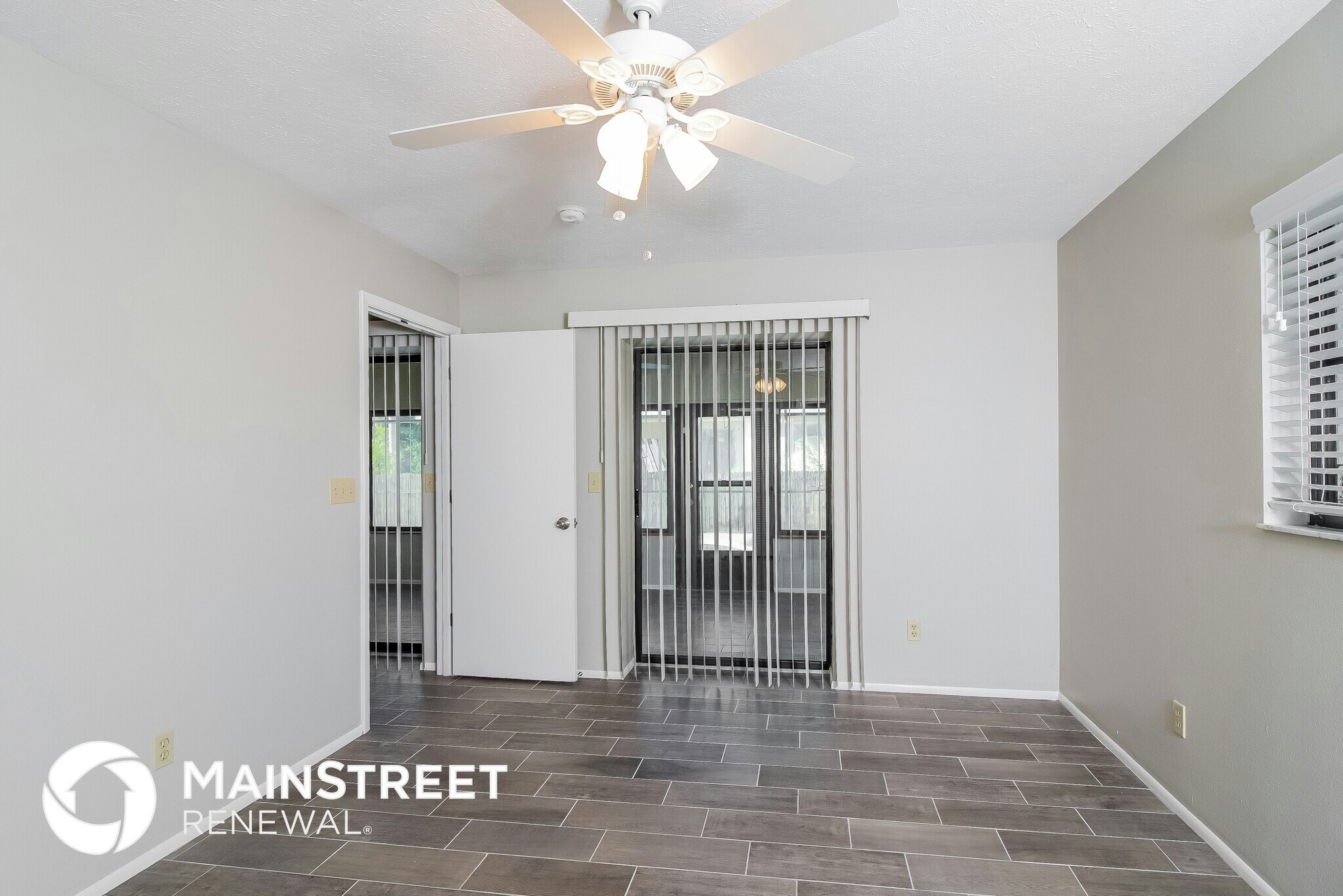 Building Photo - 141 Loyola Rd