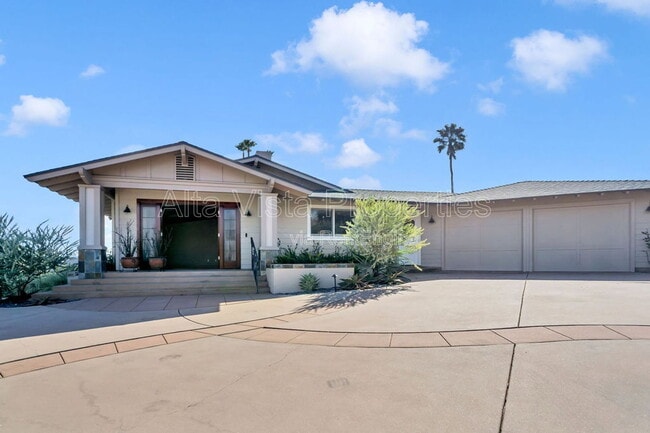 Building Photo - 5940 La Jolla Mesa Dr