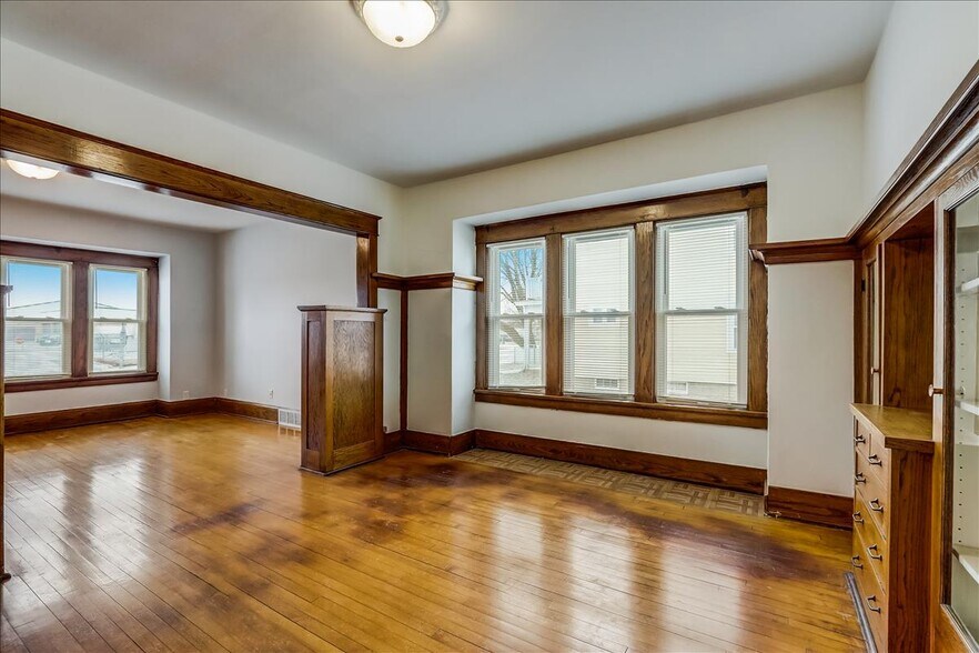 Dining Room - 1703 W Custer Ave