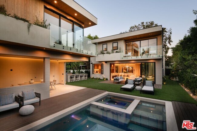 Building Photo - 13229 Hesby St