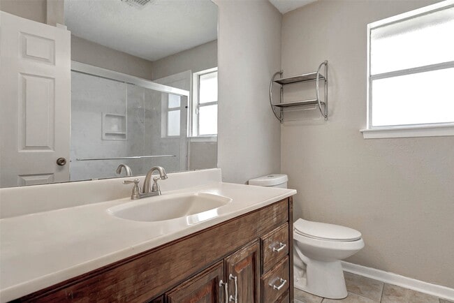 Building Photo - 2511 Planters Row