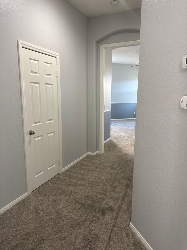 Building Photo - Single Story 4 bed 3 bath for Rent in Temeku Hills