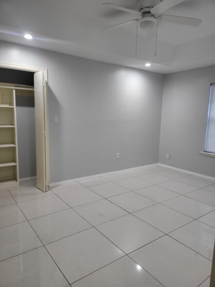 Building Photo - 2401 S Jackson Rd