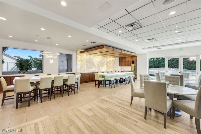 Building Photo - 6361 Pelican Bay Blvd