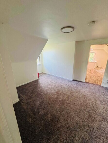 Building Photo - 2065 W 85th St
