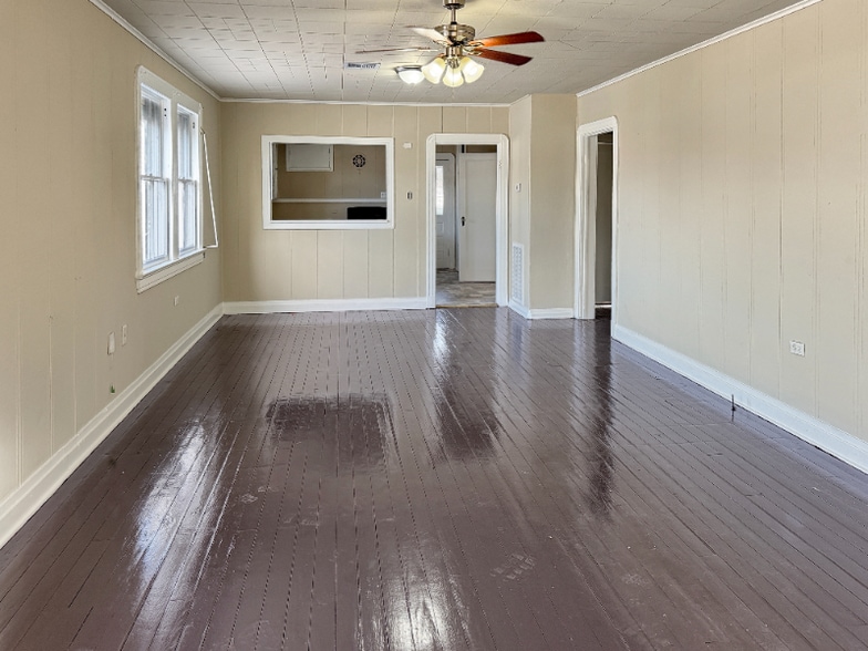 Building Photo - 413 Pailet Ave