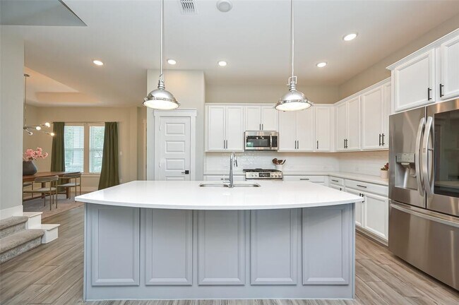Building Photo - 17026 Canosa Dr