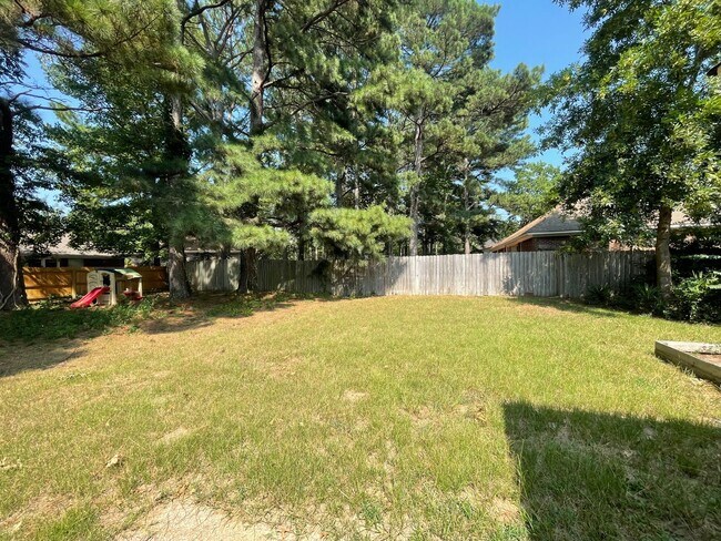 Building Photo - 3/2 Available for Rent in Oak Grove Subdiv...