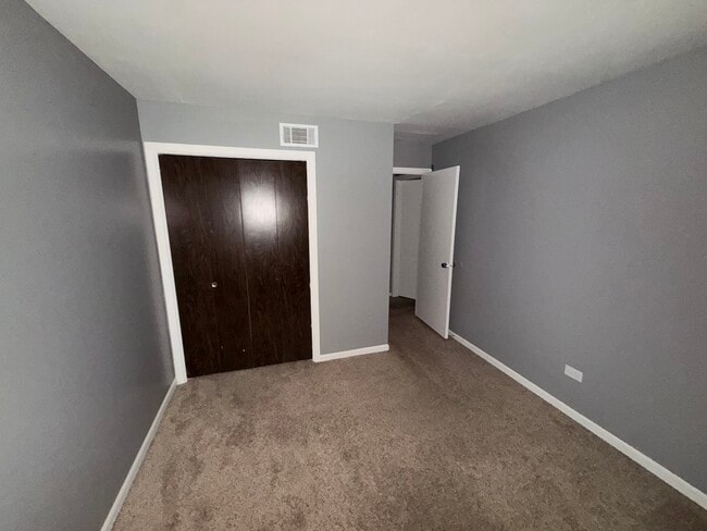 Building Photo - 7131 Hickory St