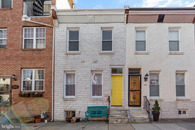 Building Photo - 821 N Bambrey St