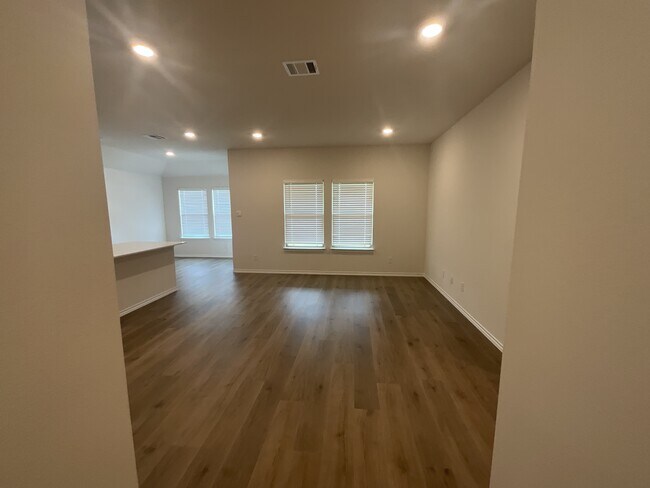 Building Photo - 490 Burnett Trail