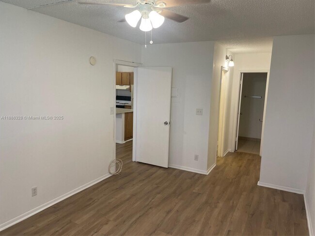 Building Photo - 2401 Riverside Dr