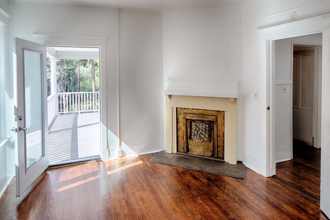 Building Photo - 308 W 40th St
