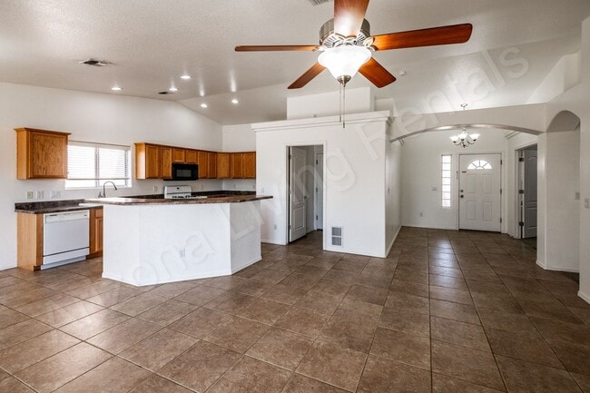 Building Photo - BEAUTIFUL CUL-DE-SAC HOME