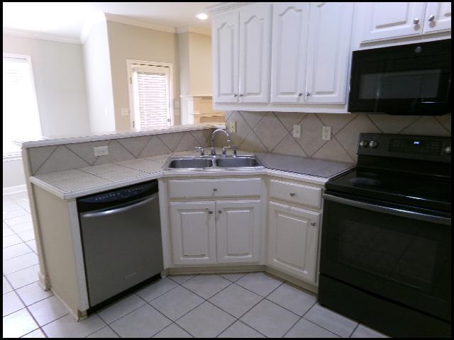 Building Photo - 31 Congressional Dr