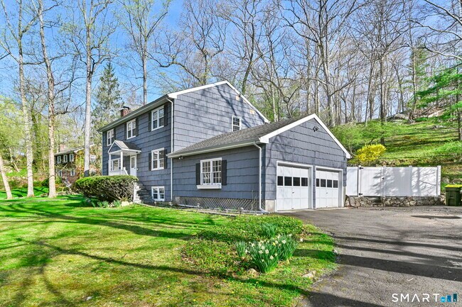 Building Photo - 163 MacGregor Dr