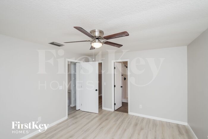 Building Photo - 1377 Prum Ave NW