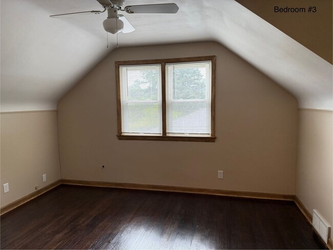 Building Photo - Newly Renovated - Spacious 4 Bedroom - 2 B...