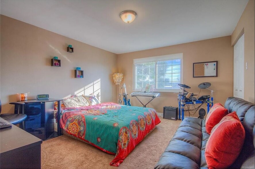 upstairs bedroom 2 - 13963 E Jewell Ave