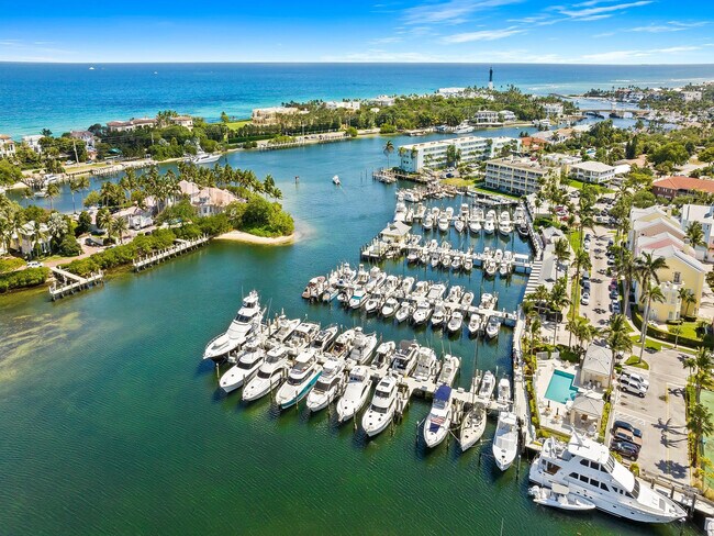 Building Photo - 2754 NE 31st Ct