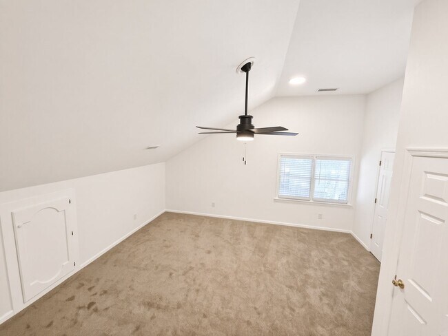 Building Photo - 413 Saddle Ct