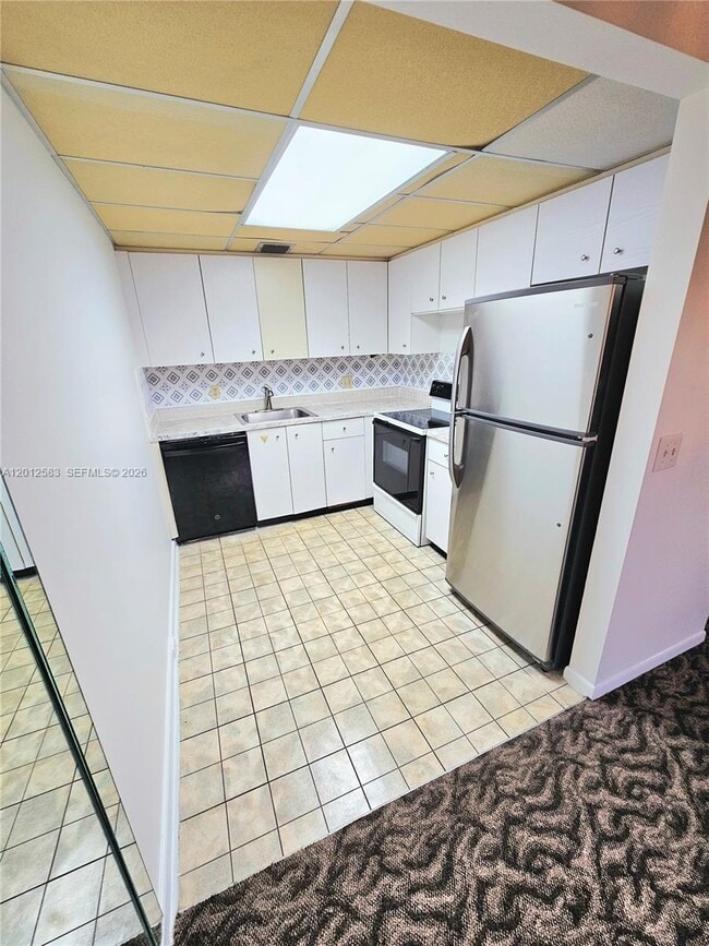 Building Photo - 13250 SW 7th Ct