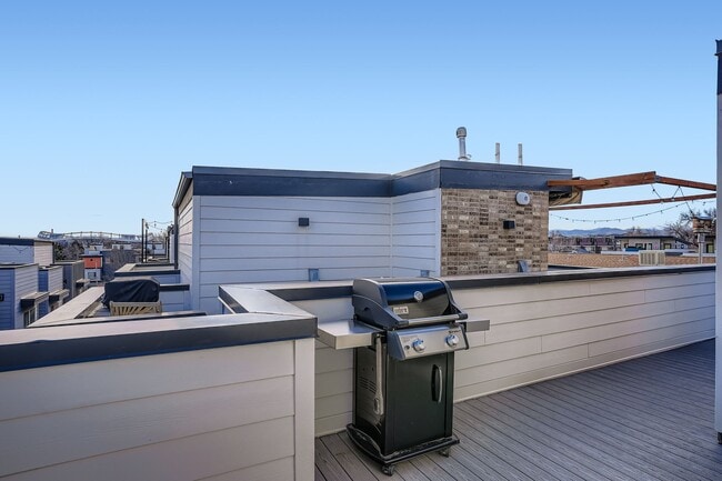 Building Photo - 2739 W 24th Ave