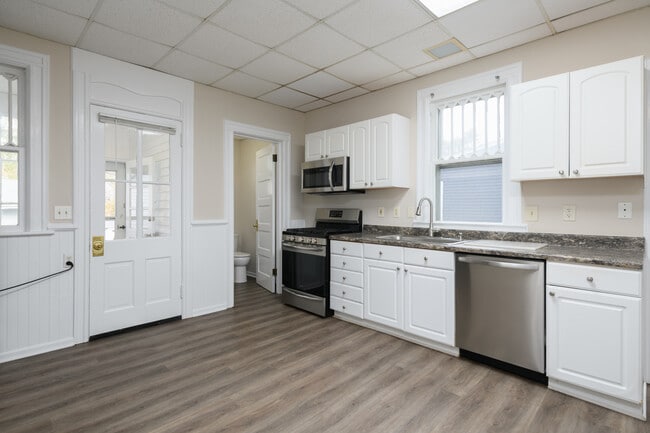 Building Photo - 64 Harding Rd