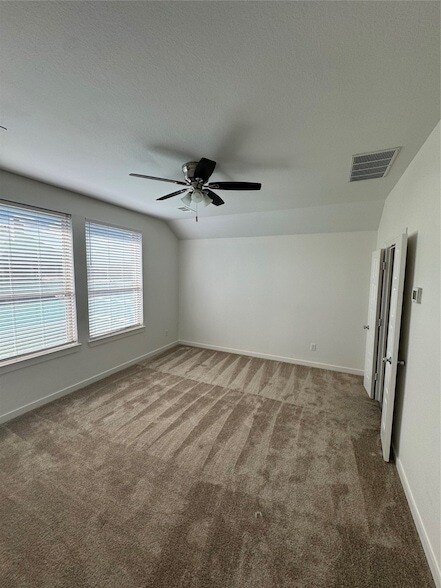 Building Photo - 1553 Kessler Dr