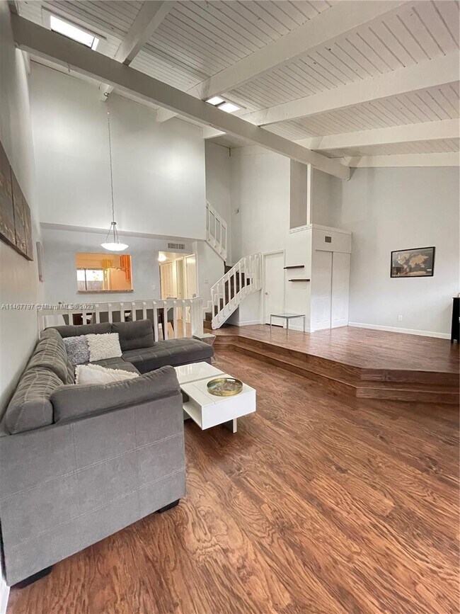 Primary Photo - 8055 SW 21st Ct