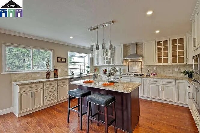 Building Photo - 845 Glenhill Dr