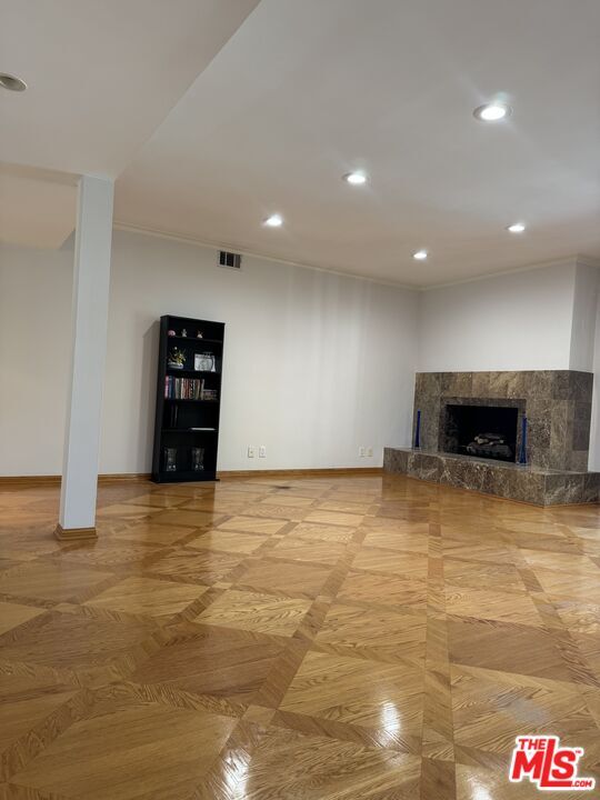 Building Photo - 5412 Hazeltine Ave