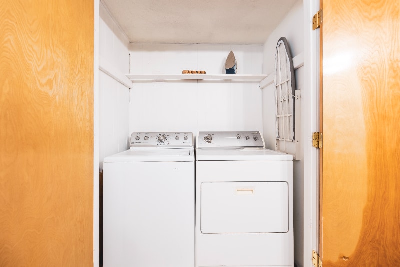 Building Photo - 5549 S 2700 W