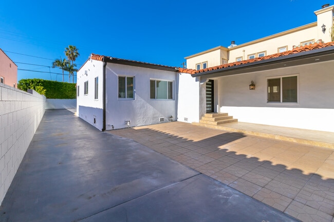 Building Photo - 161 N Willaman Dr