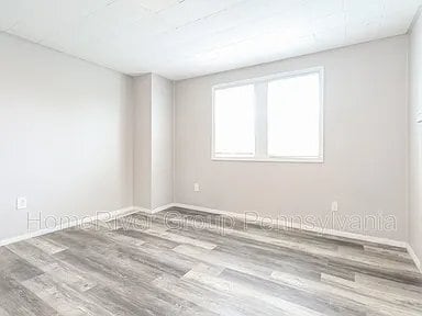 Building Photo - 2712 Versailles Ave