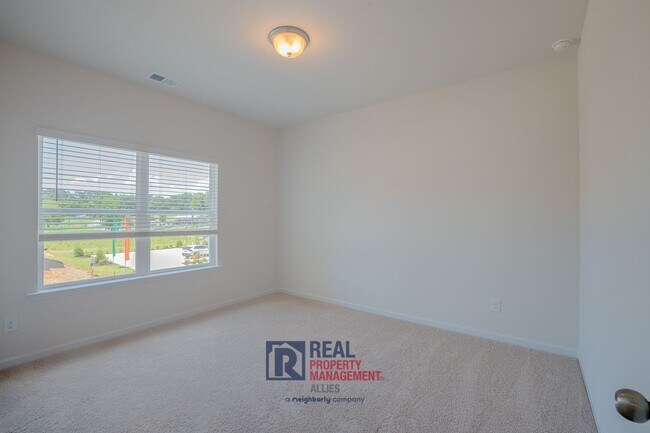 Building Photo - Welcome to Your Dream Home in Adairsville!