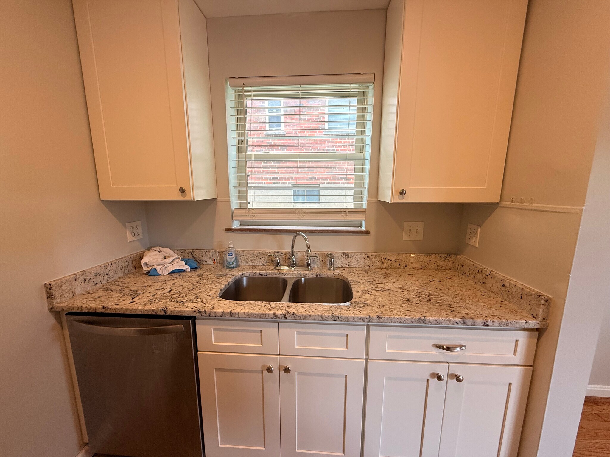 Building Photo - 6603 Bantry Ave