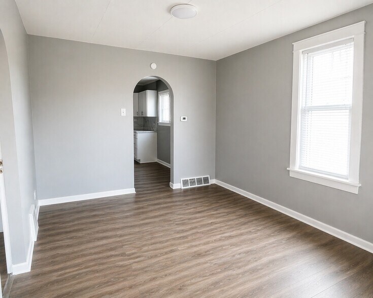 Building Photo - 1117 E 9th St