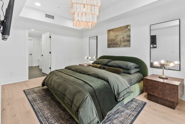 Building Photo - 346 Peters St SW