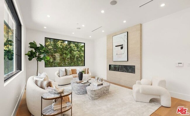 Building Photo - 2565 Patricia Ave