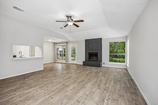 Building Photo - 16723 Colony Bend Dr