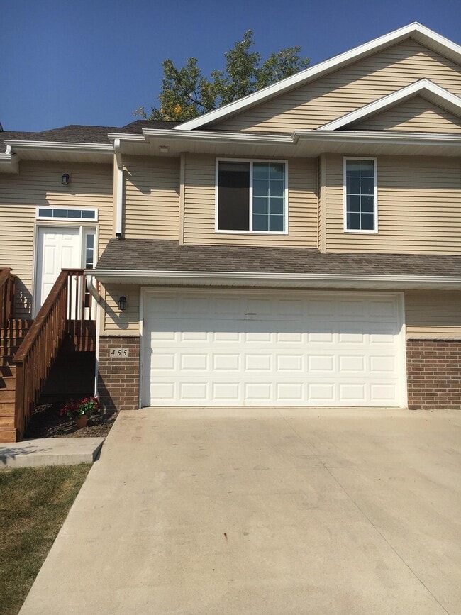 Building Photo - 460 RJ Dr