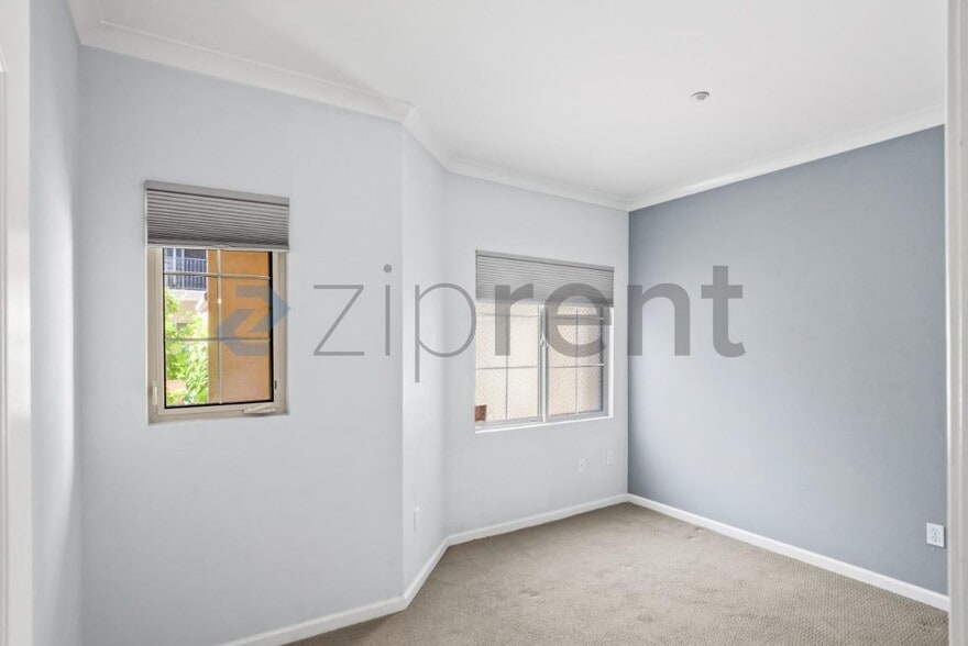 Building Photo - Unit 164