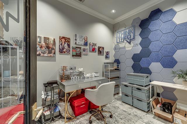 Building Photo - 10039 Crestridge Dr