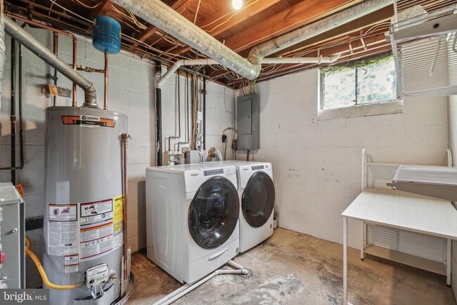 Building Photo - 4006 Dubois Ct