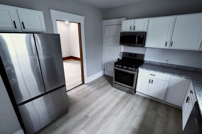 Building Photo - 91 Westwood Ave